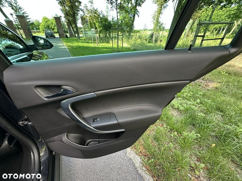Opel Insignia - 28