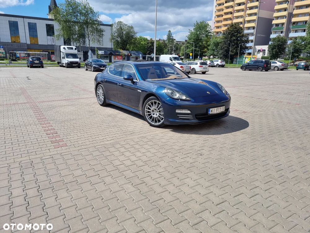 Porsche Panamera 4S - 11