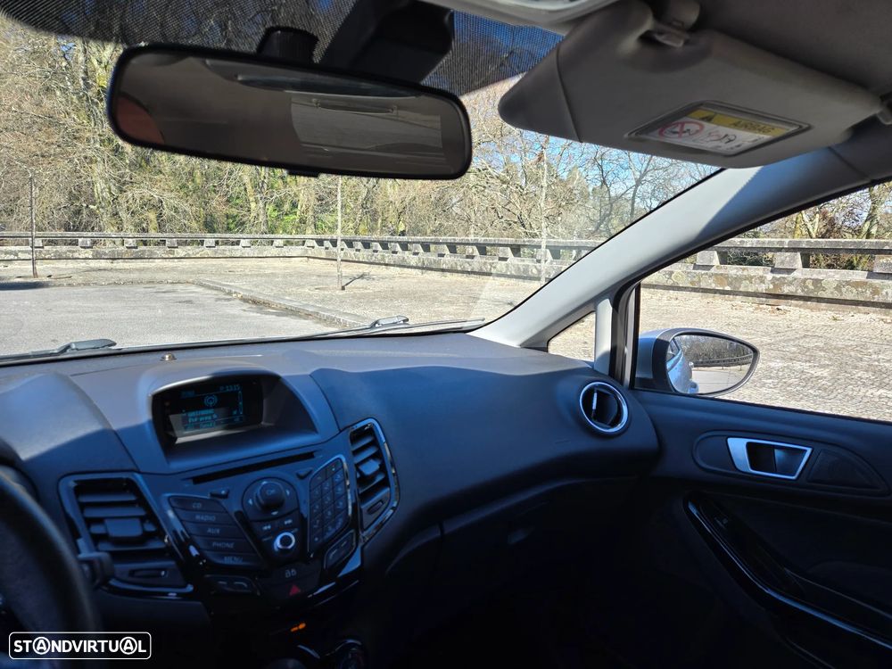 Ford Fiesta 1.0 T EcoBoost Titanium - 22