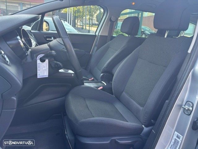 Peugeot 5008 1.6 HDi 7L Allure - 21