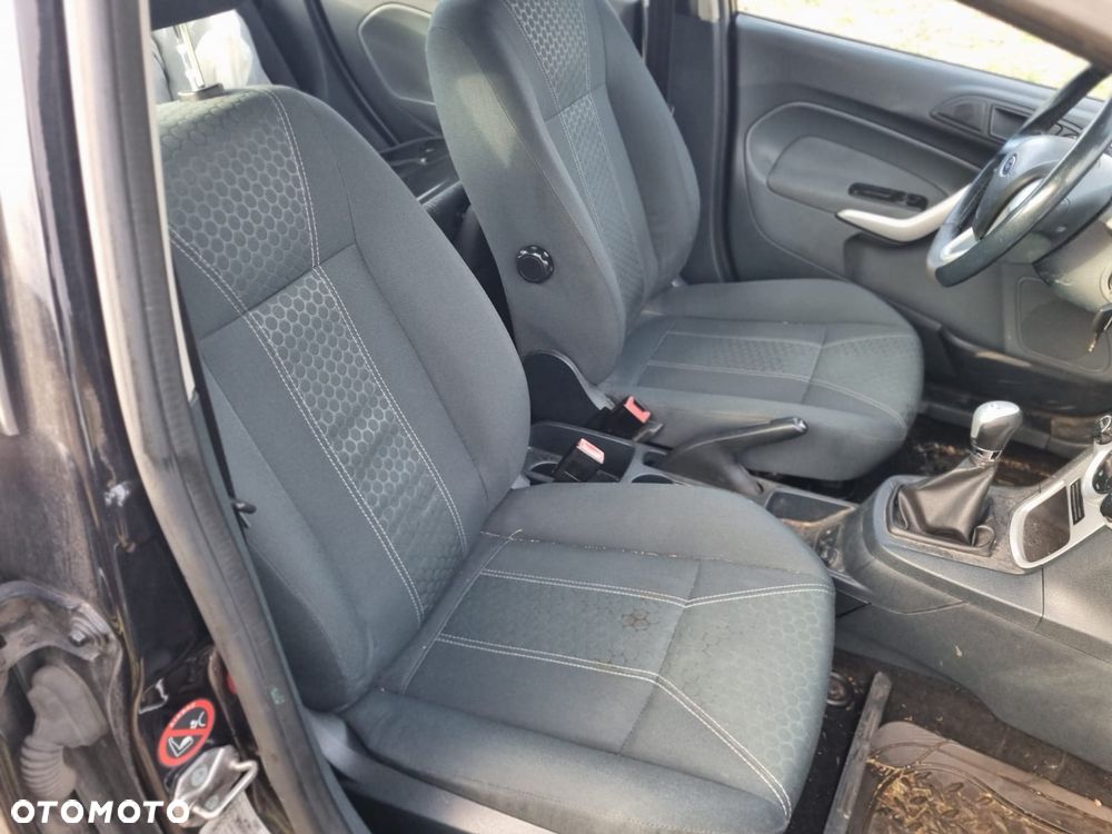 Ford Fiesta 1.25 Ambiente EU5 - 6