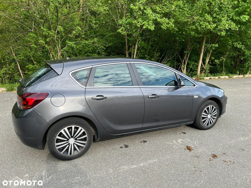 Opel Astra 1.4 T Cosmo - 4