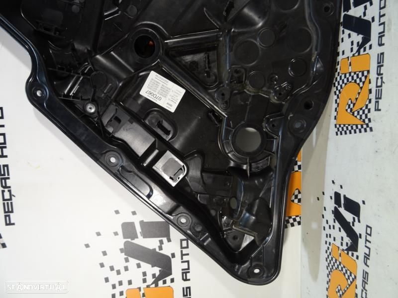 Elevador De Vidro Trás Esquerdo Mercedes-Benz C-Class (W205)  C0875510 - 7