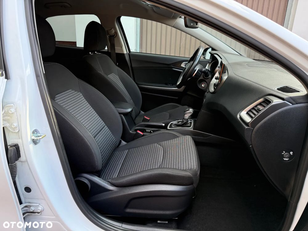 Kia XCeed - 11