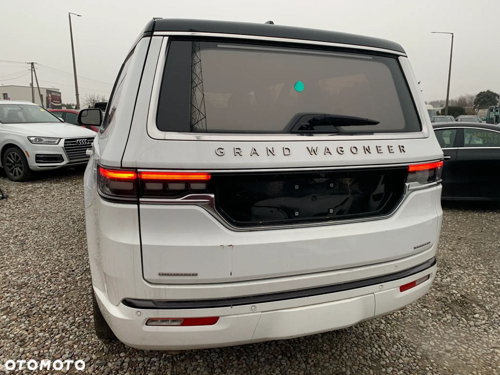 Jeep Grand Wagoneer - 4