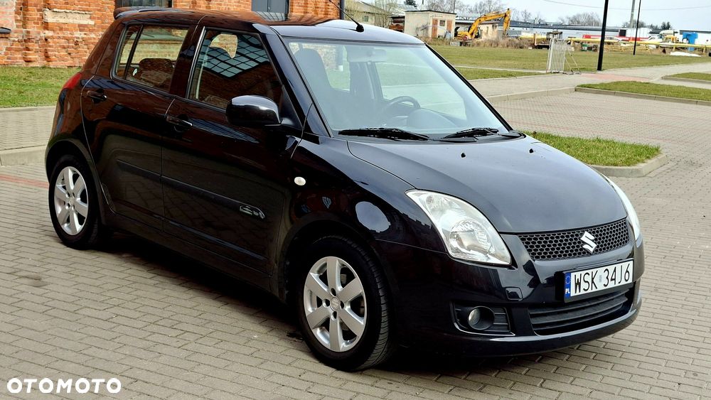 Suzuki Swift - 1