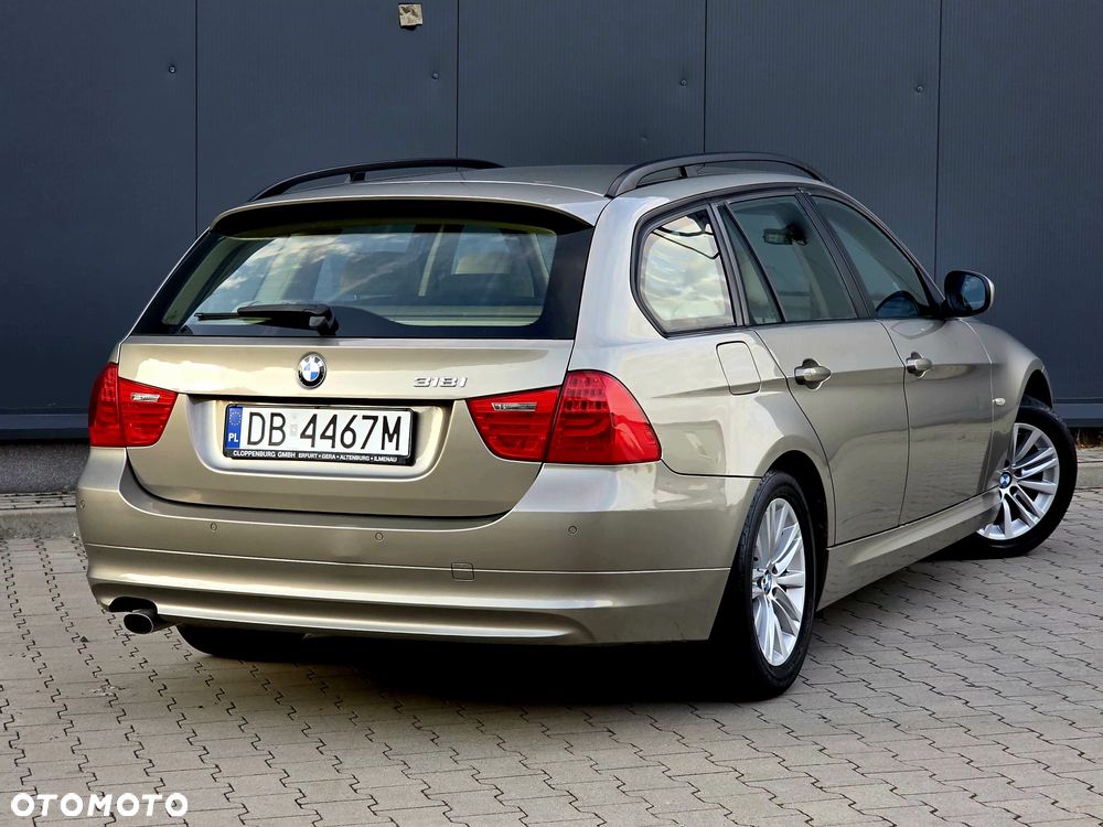 BMW Seria 3 318i - 10