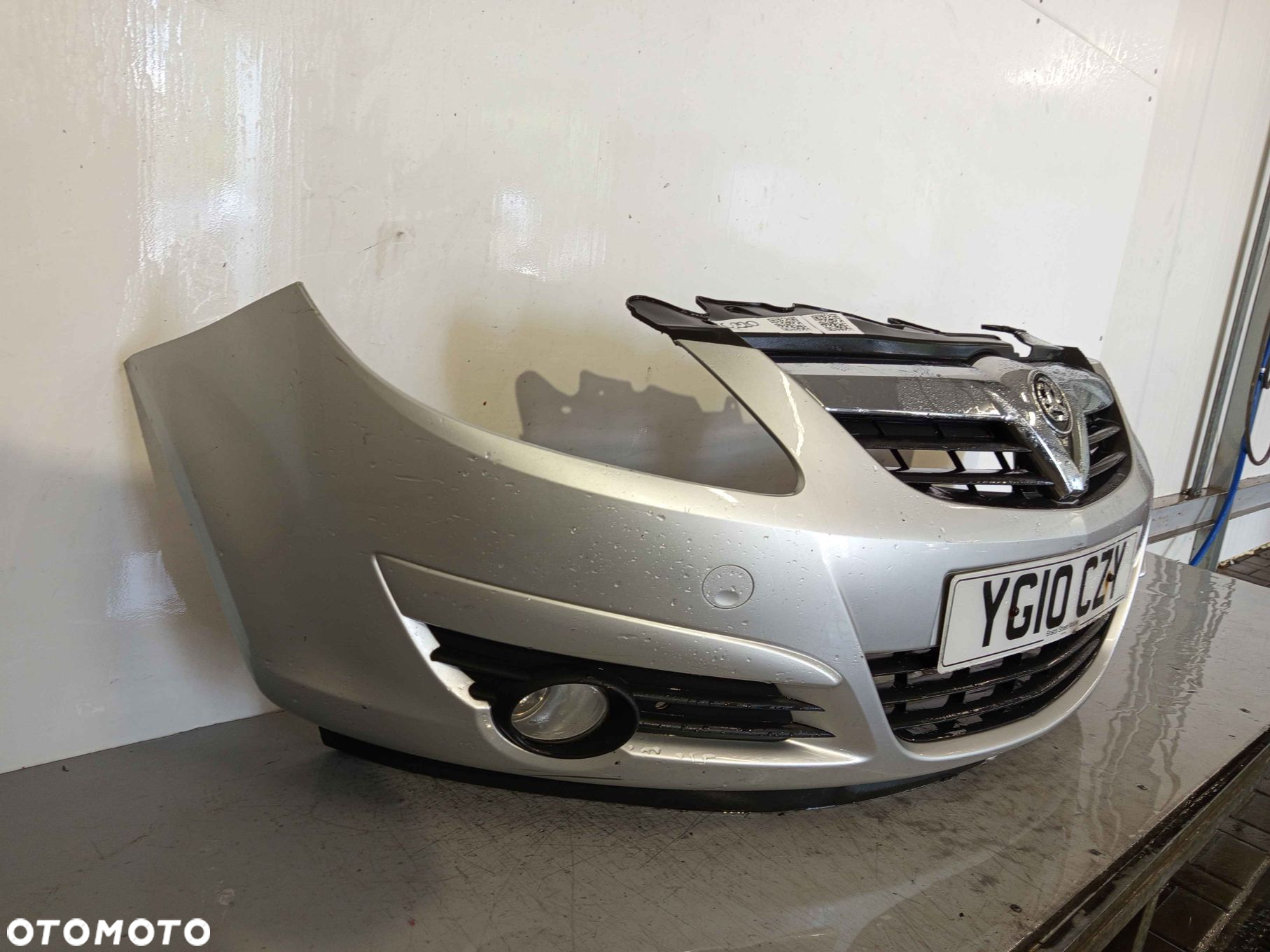 ^ ZDERZAK PRZÓD PRZEDNI OPEL CORSA D Z157 SREBRNY HALOGENY - 2