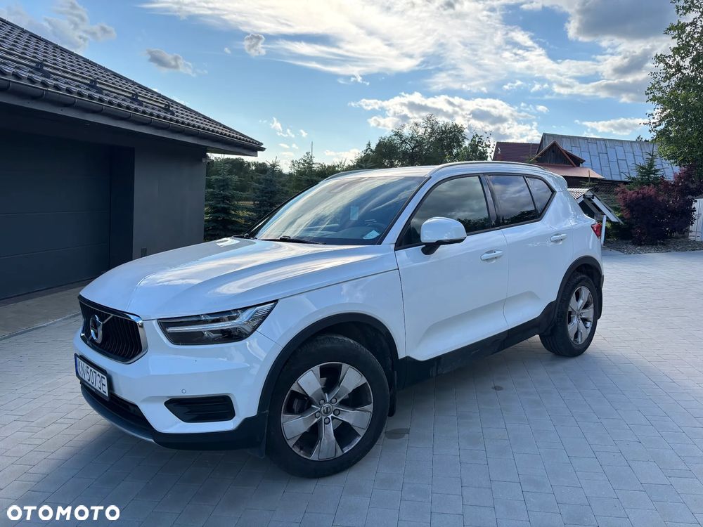 Volvo XC 40 T3 Momentum - 1