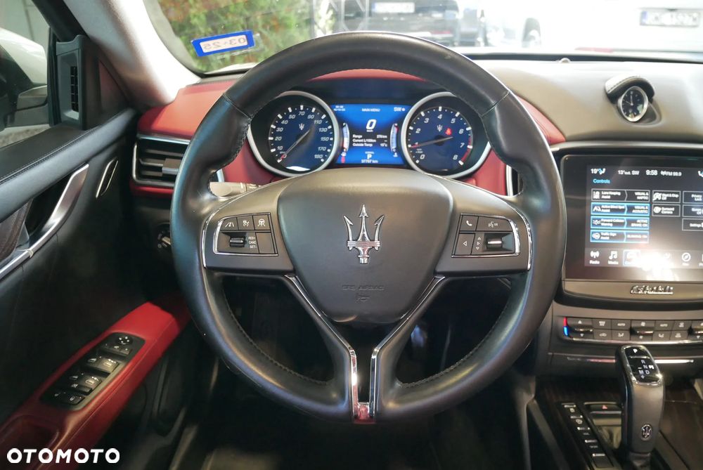 Maserati Ghibli S - 21