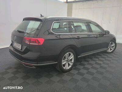 Volkswagen Passat - 2