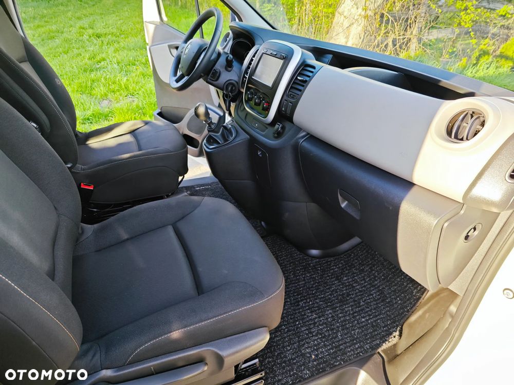 Renault TRAFIC 2018r, 1.6 95KM, L1H1 Duży Serwis, nowy rozrząd, nawigacja, super stan ,doinwestowany, Klima - 12