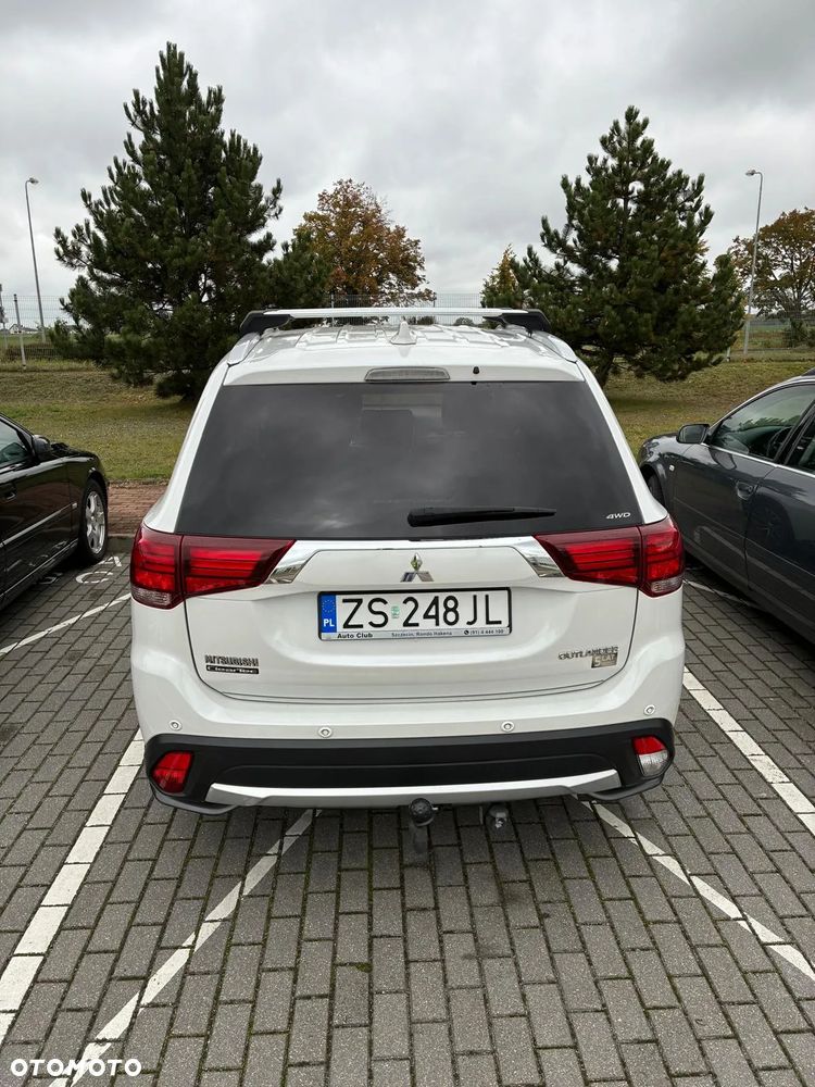 Mitsubishi Outlander 2.0 Instyle Navi 4WD CVT - 4