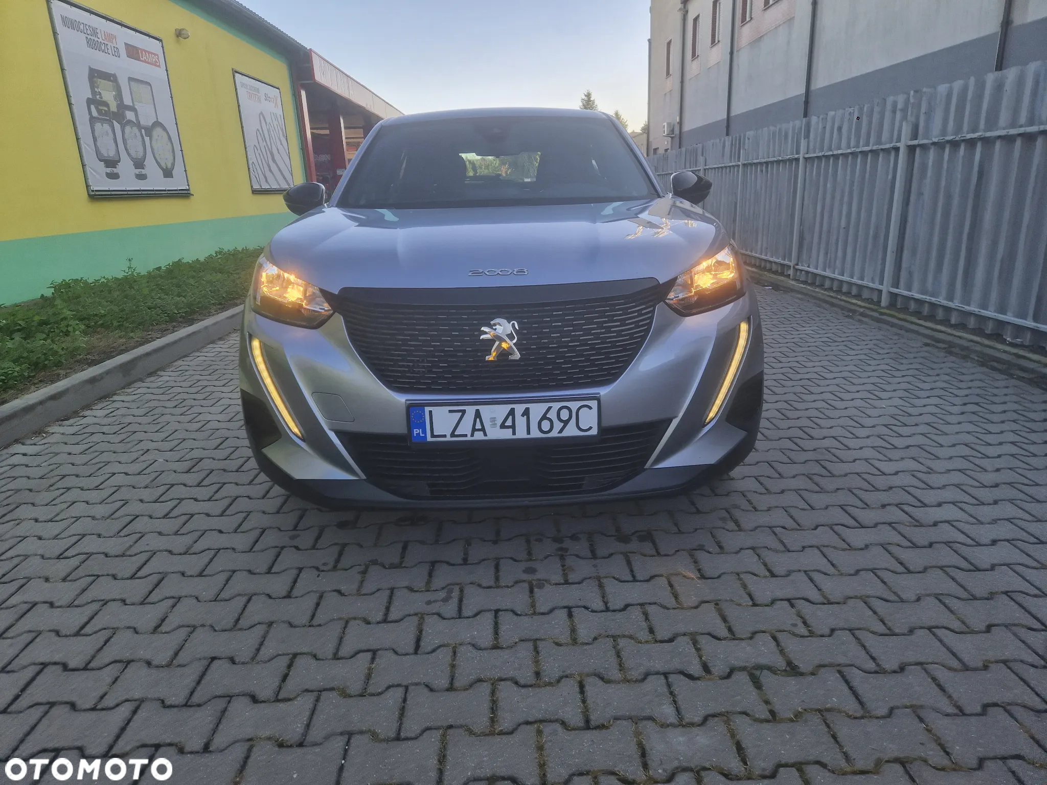 Peugeot 2008 PureTech 100 Allure - 4