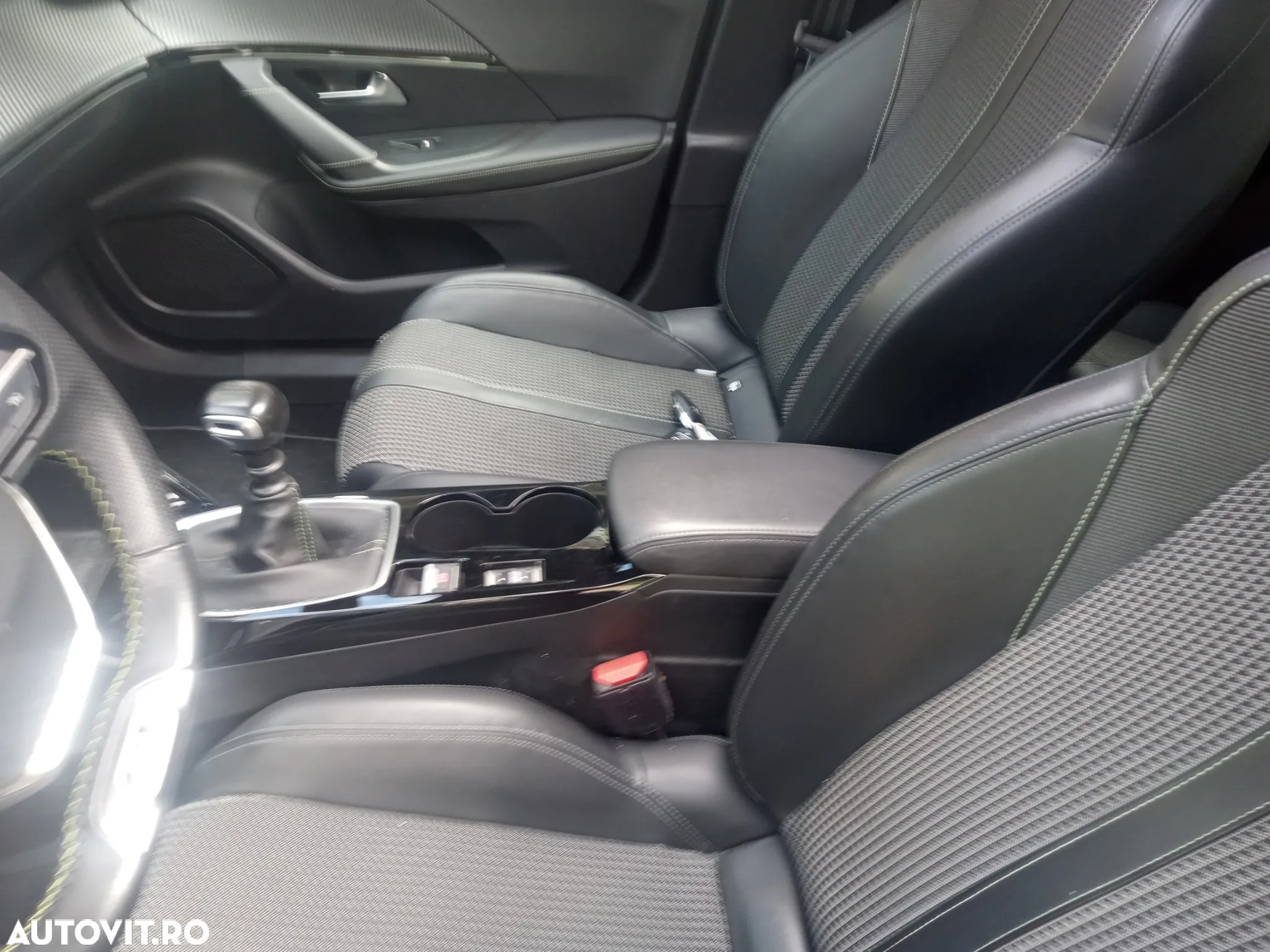 Peugeot 2008 - 10