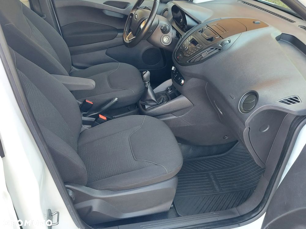 Ford COURIER - 19