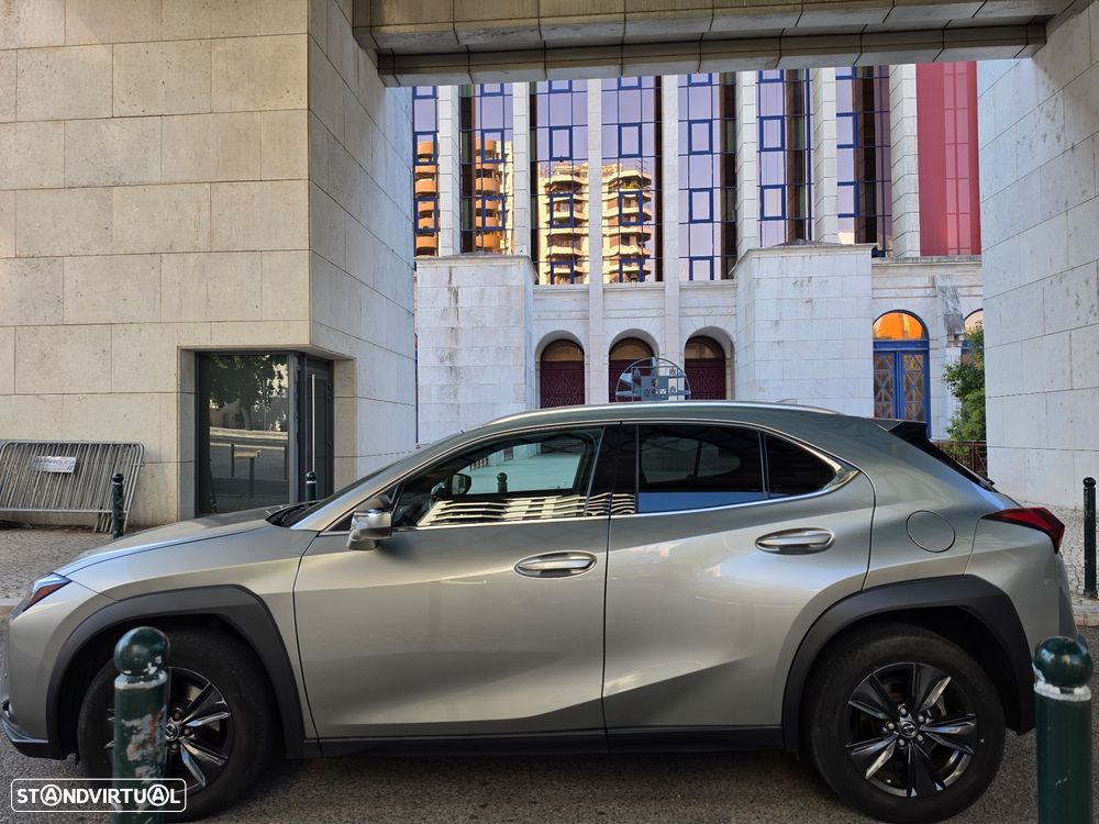 Lexus UX 250h Premium - 7