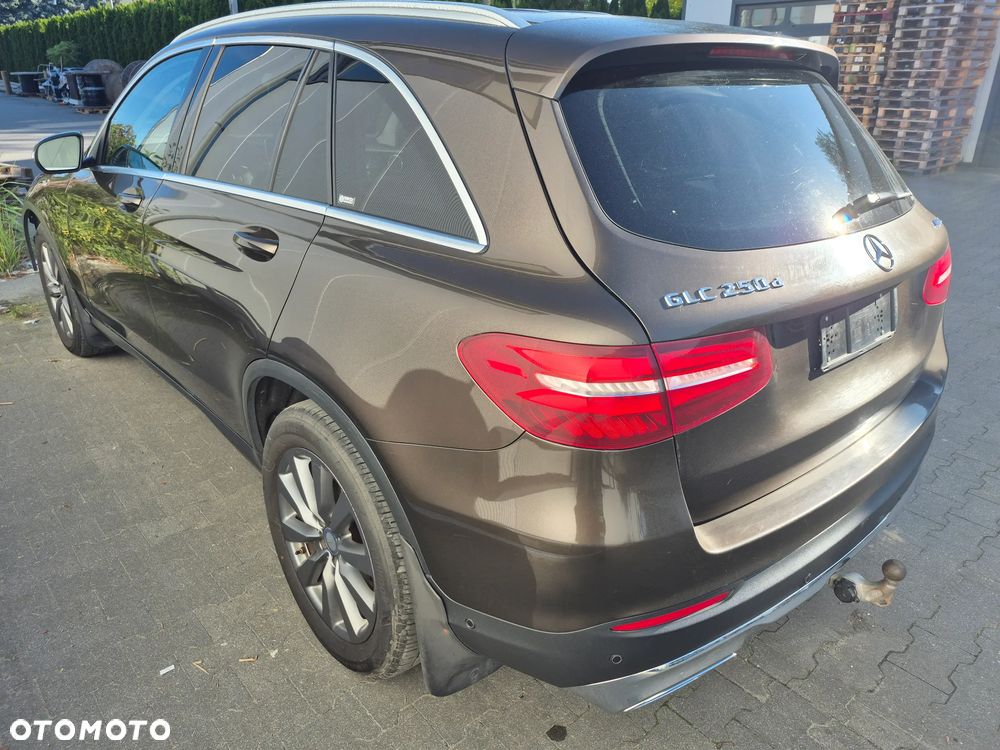 Mercedes-Benz GLC 250 d 4-Matic - 16