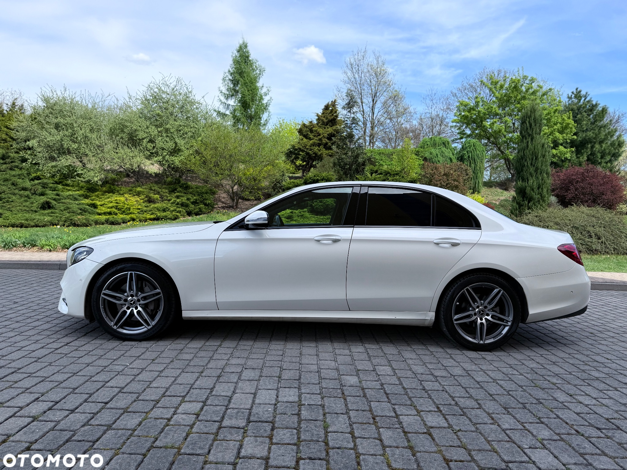 Mercedes-Benz Klasa E 200 9G-TRONIC - 21
