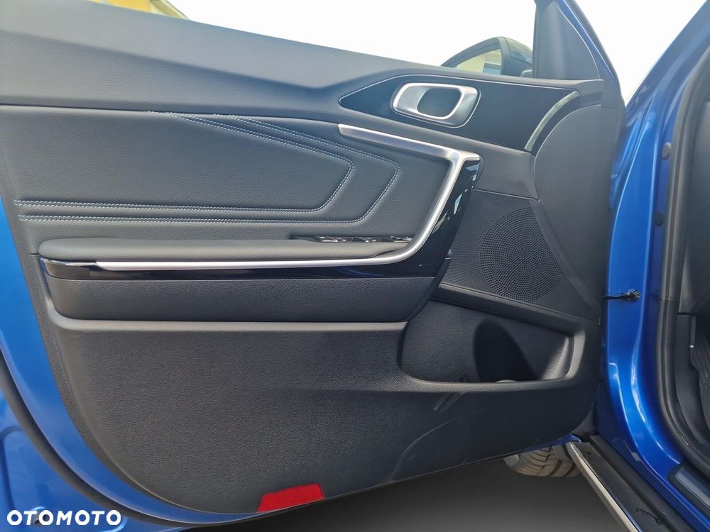 Kia XCeed - 10