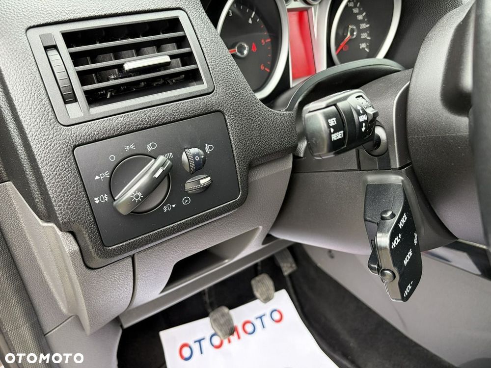 Ford Kuga - 21