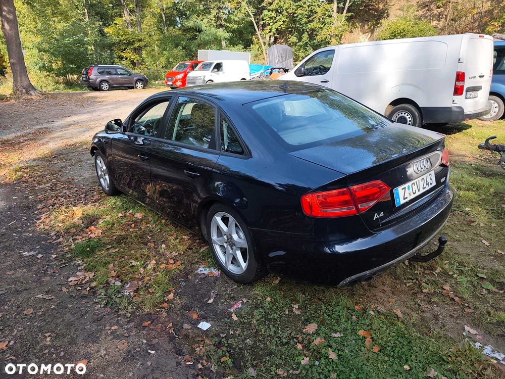 Audi A4 Limousine - 5