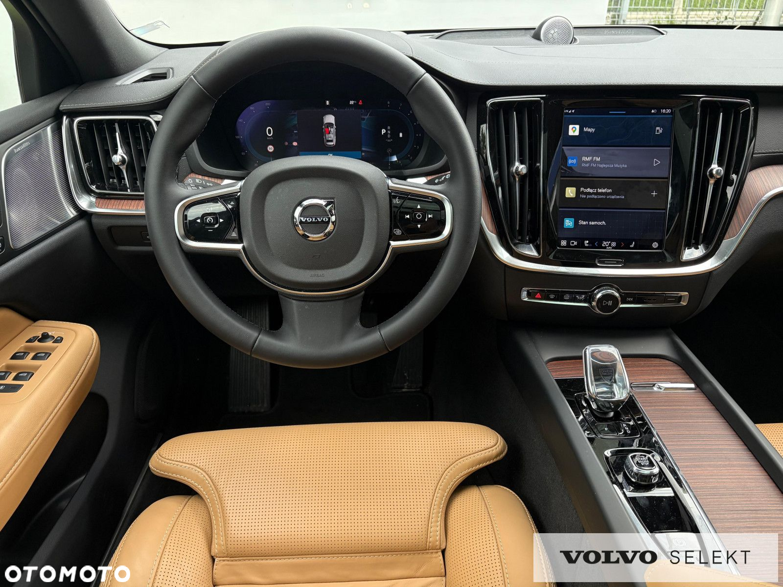 Volvo V60 Cross Country - 18