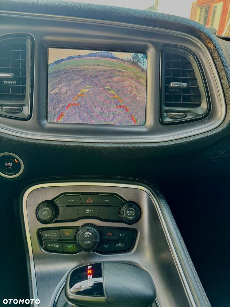 Dodge Challenger - 14