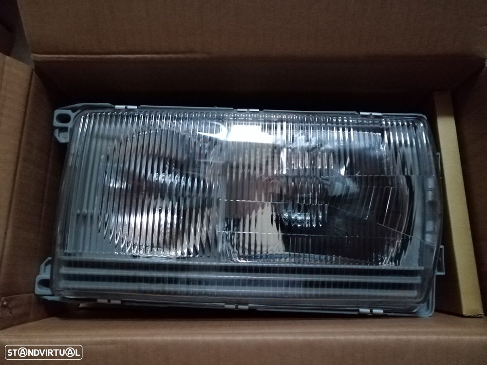 Faróis da frente Mercedes 200D 240D W123 NOVOS - 1