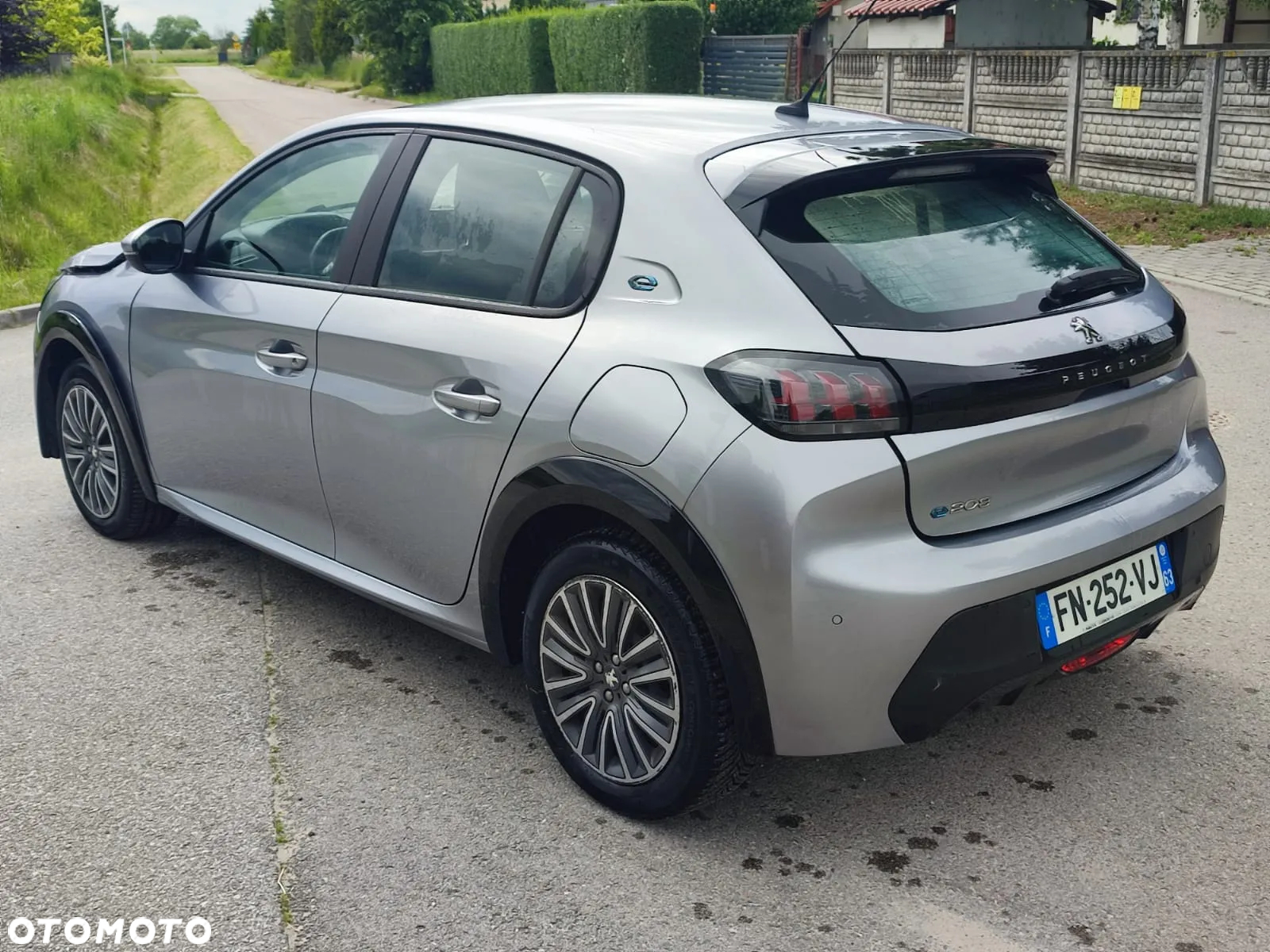 Peugeot 208 e-208 46.3kWh Style - 6