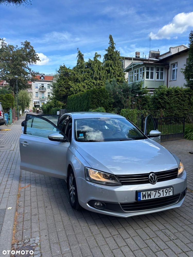 Volkswagen Jetta 2.0 TDI Highline - 7
