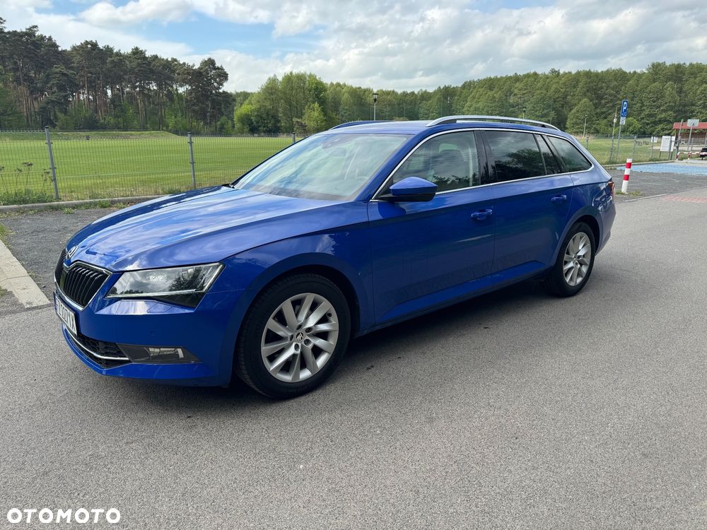 Skoda Superb 2.0 TDI Premium Edition - 1