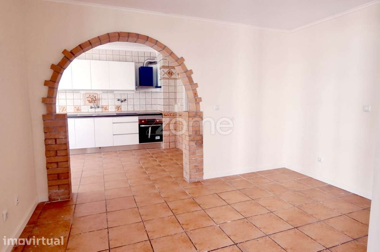 Apartamento T3 com Varanda e Arrecadação Perto da Estação de Comboi... - Grande imagem: 5/20
