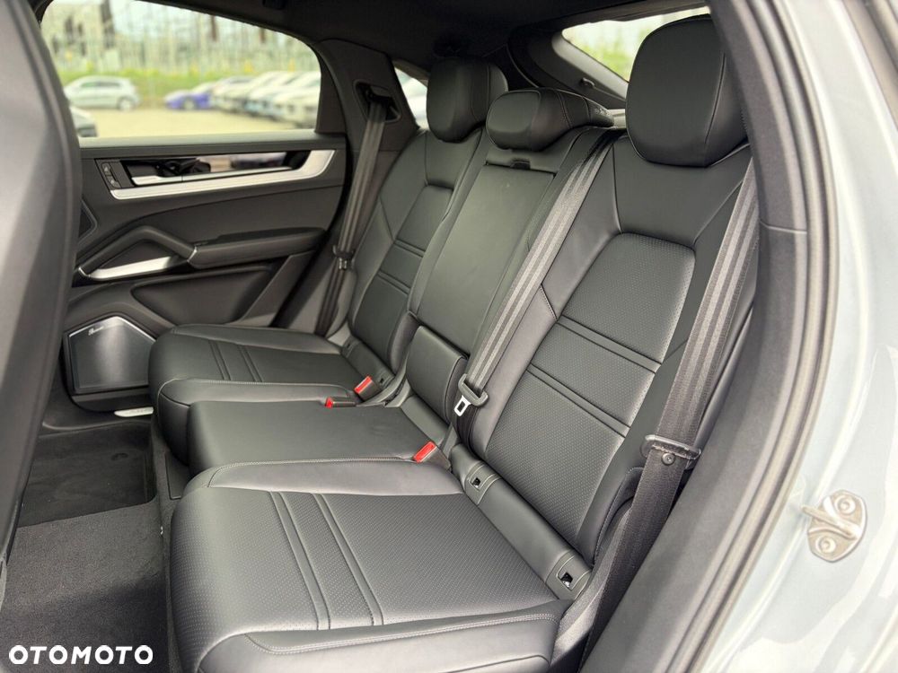 Porsche Cayenne - 26