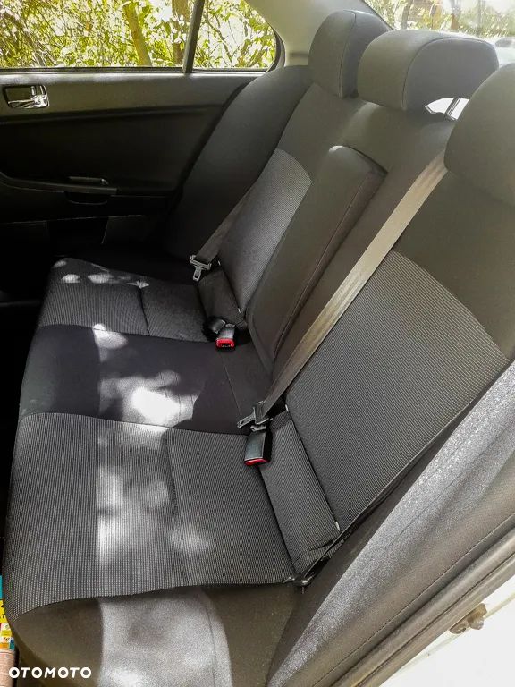 Mitsubishi Lancer 1.8 Intense - 13