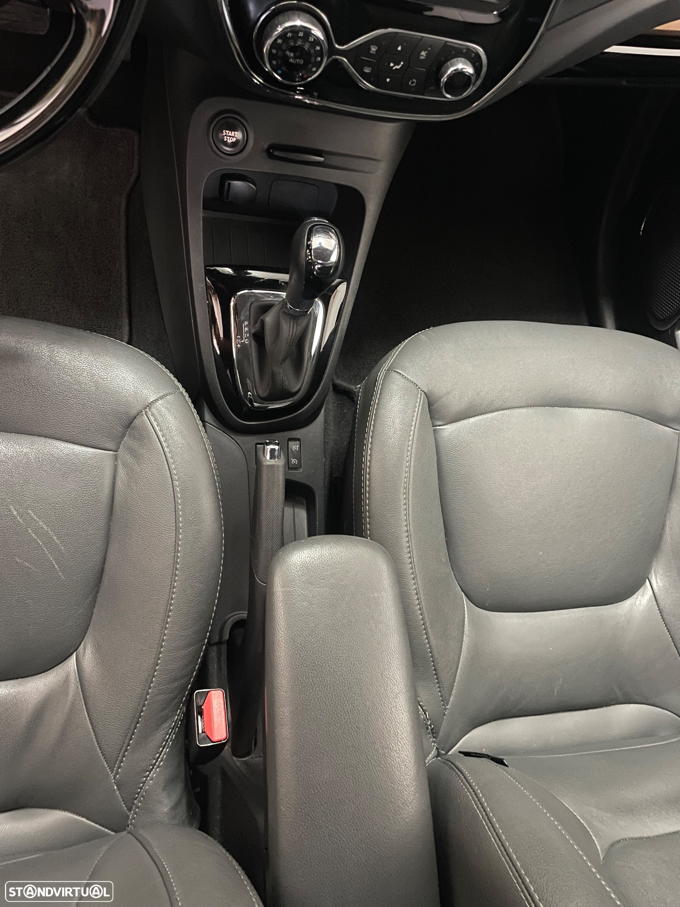 Renault Captur 1.2 TCe Exclusive EDC - 19