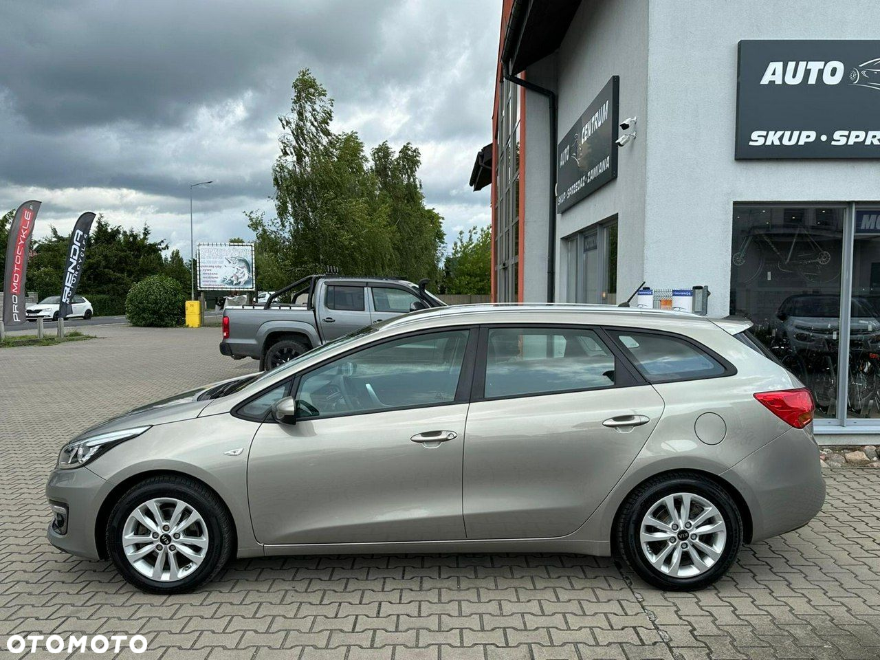 Kia Ceed - 10