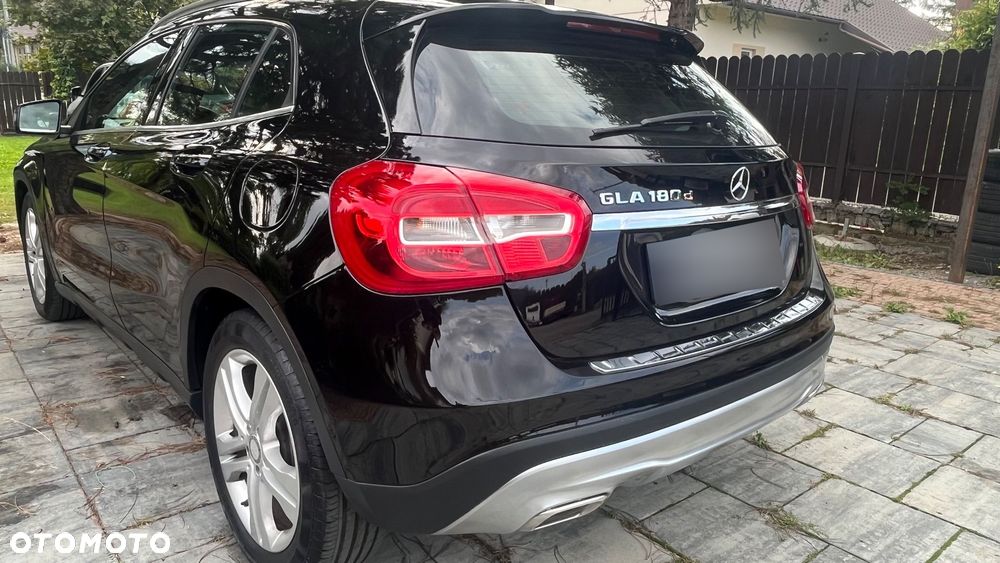 Mercedes-Benz GLA 180 (CDI) d - 11