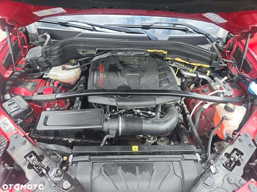 Alfa Romeo Stelvio 2.0 Turbo TI Q4 - 12