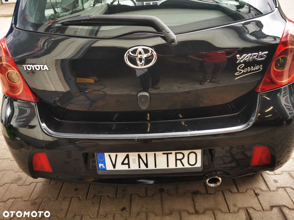 Toyota Yaris - 1
