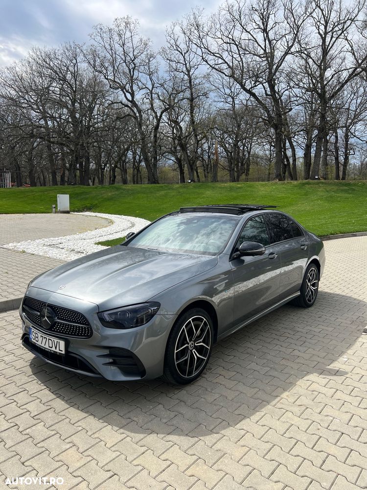 Mercedes-Benz E 300 4MATIC Aut. - 1