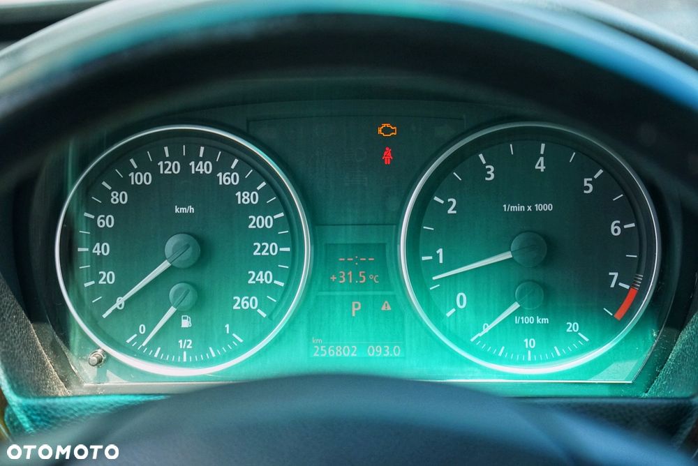 BMW Seria 3 325i - 11