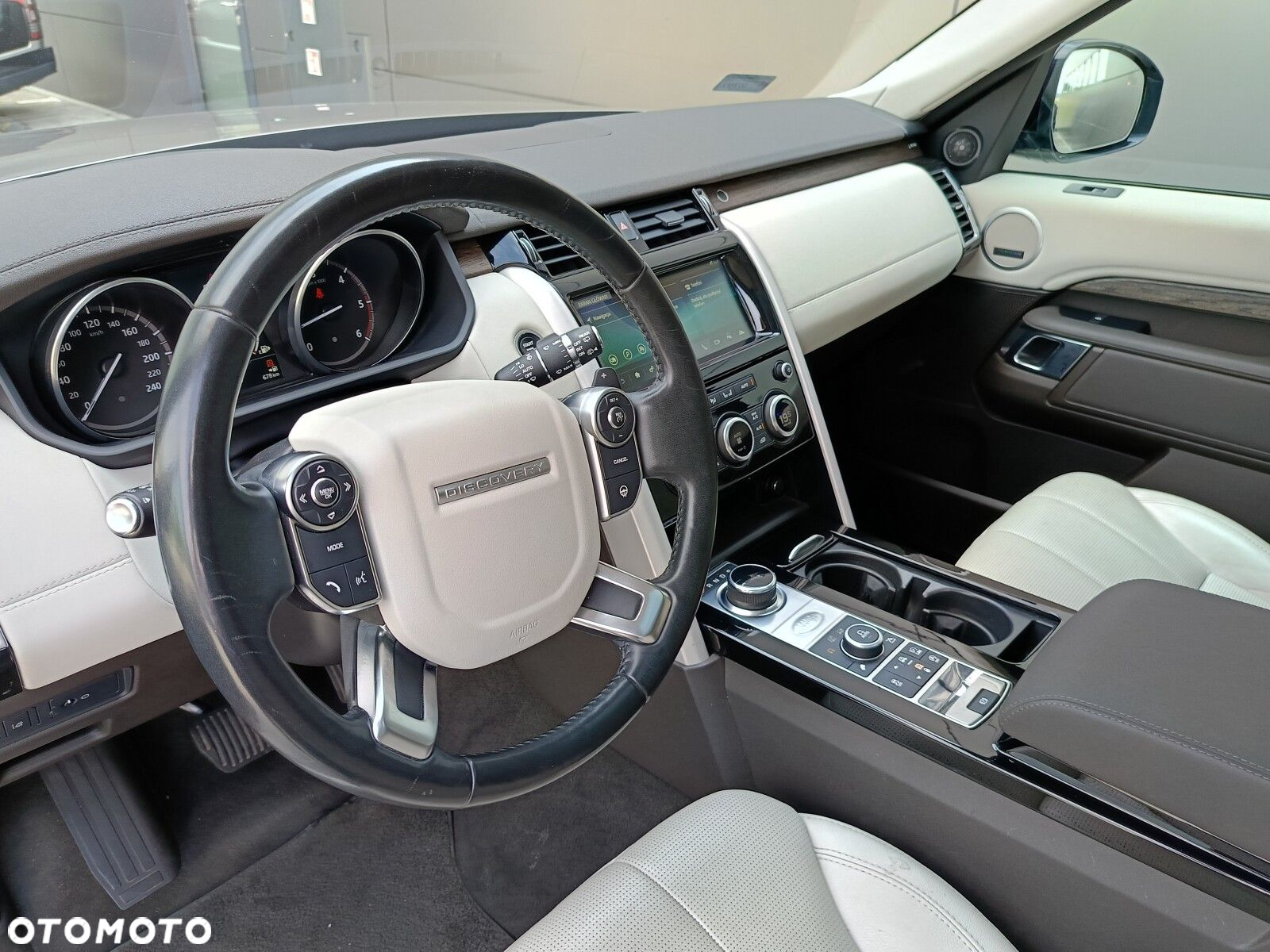 Land Rover Discovery - 12