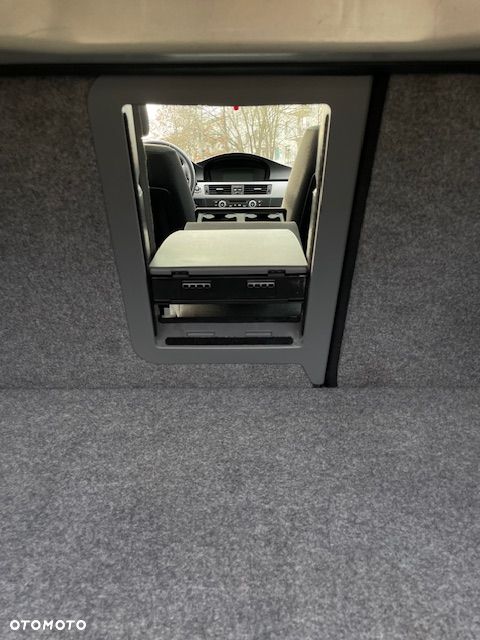 BMW Seria 3 318i - 13