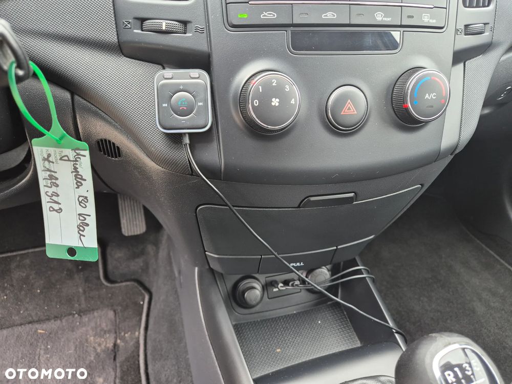 Hyundai i30 blue 1.4 - 15