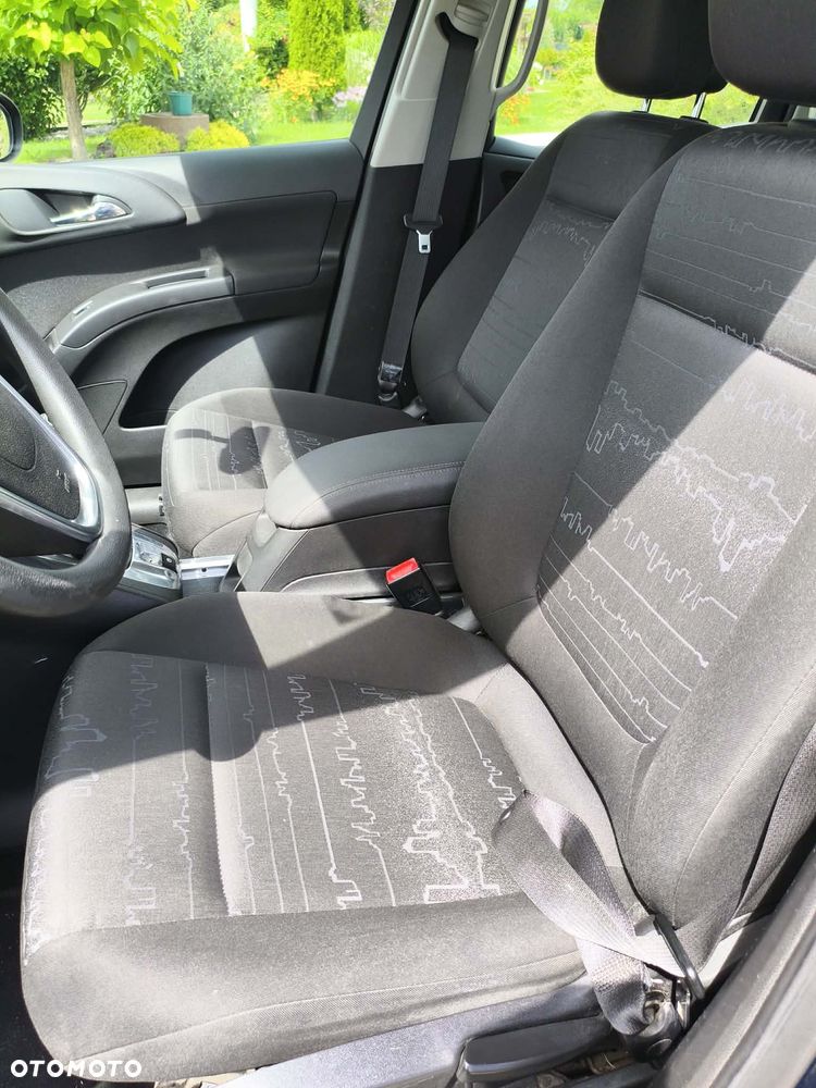 Opel Meriva - 10
