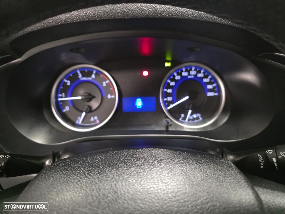 Toyota HILUX 2.4 D-4D 4WD CD CH - 50