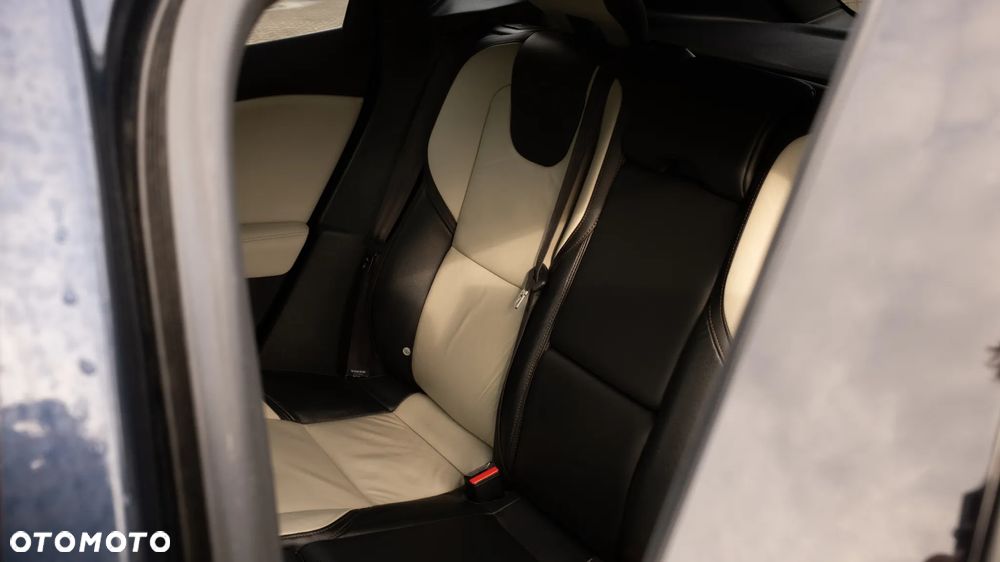 Volvo V40 Cross Country D2 - 12