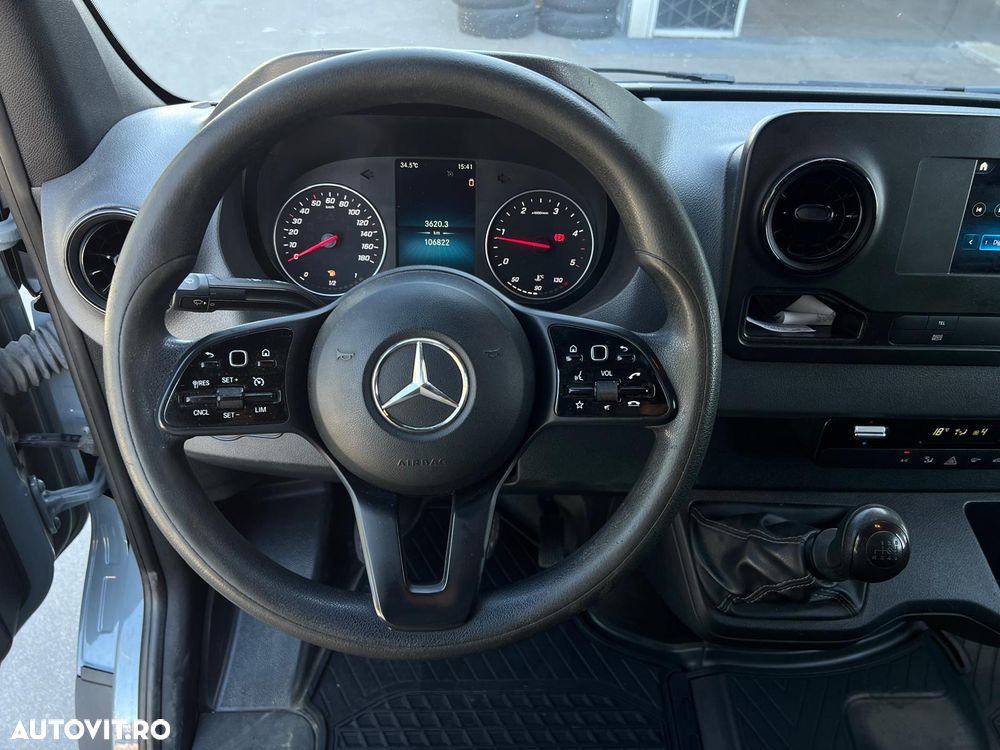 Mercedes-Benz Sprinter - 12