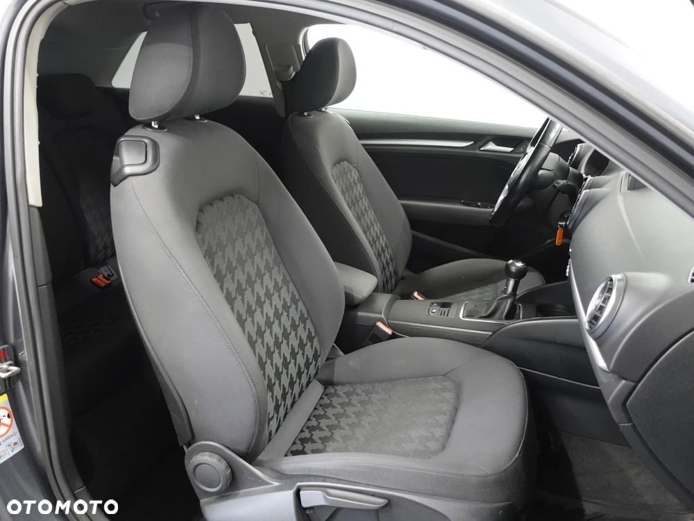 Audi A3 Sportback 2.0 TDI Ambiente - 26